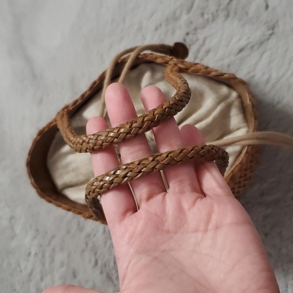 Eric Javits genuine leather frenchie drawstring bucket hand bag - Picture 9 of 15